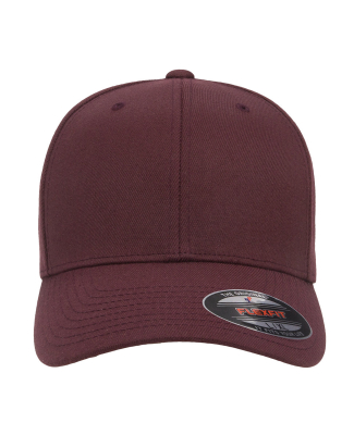 6477 Flexfit in Maroon